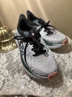 Hoka challengers ATR Harbor Mist